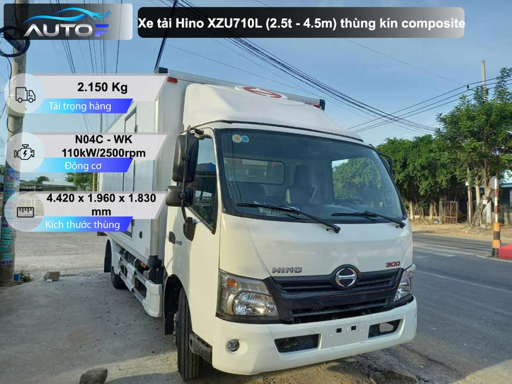 Xe tải Hino XZU710L (2.5t - 4.5m) thùng kín composite